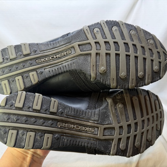 Skechers Slip On Sneakers Womens Size 8 Black Biking Comfort Walking Leather - Picture 6 of 7